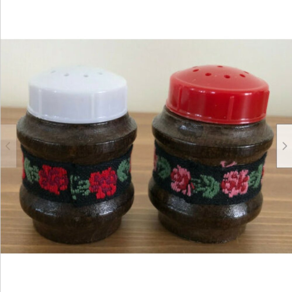 Wooden Salt & Pepper 2" Shakers w/ Scandinavian Flower Ribbon Design